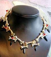 Bones-thorns-necklace